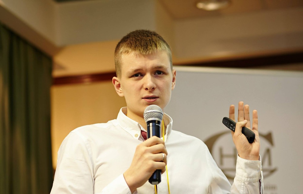 Виталий на конференции Новости маркетинга