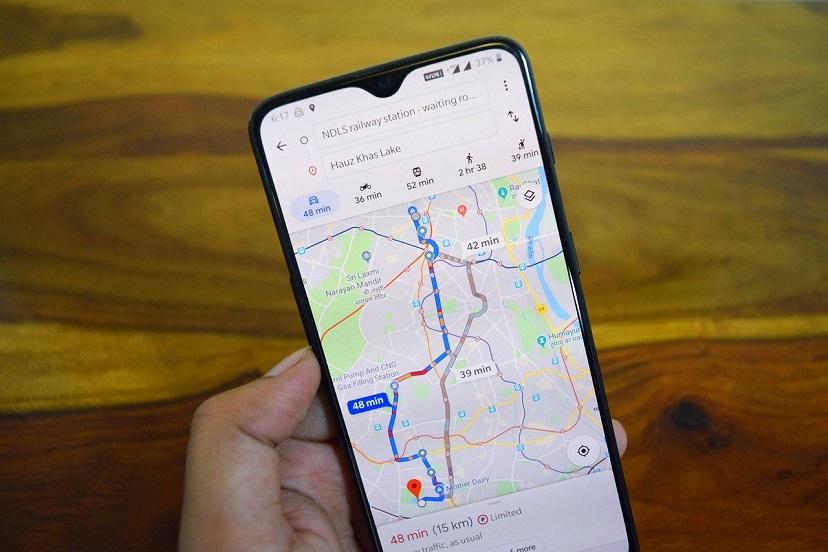 Google Maps Insight Tool на Android показывает историю поездок пользователей по месяцам